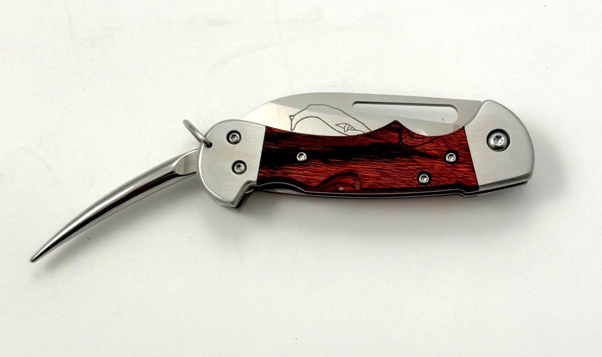 The Myerchin WF300P with its marlinspike open